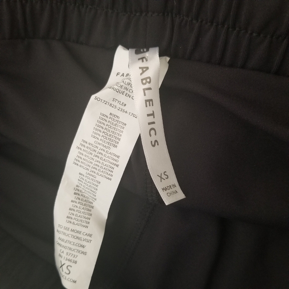 Fabletics Pamela Running/Jogging/Gym Shorts w/ Pocket Tidepool Print/Island. - Picture 10 of 10